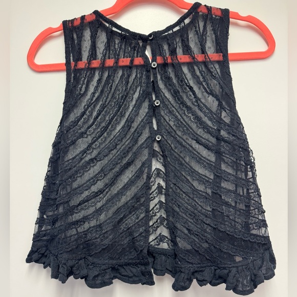 Free People She's A Doll Top Tank Top Back Buttons Black Lace Ruffle Hem Size S - Picture 4 of 8